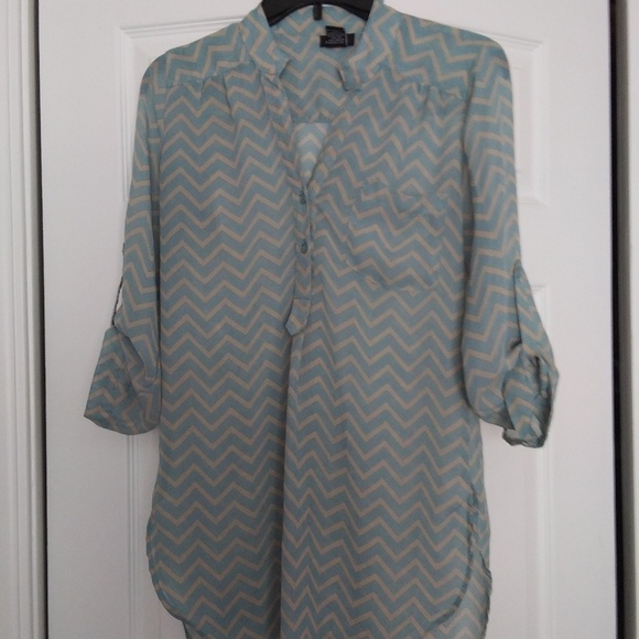 🛍6/$30🛍 Rue 21 semi sheer blouse small - Picture 1 of 2